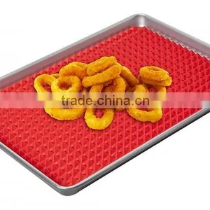 Pyramid Pan Fat Reducing Silicone Cooking Mat thumbnail-2
