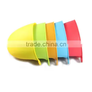 Wholesale Household Cheap Good Quality Silicone Oven Mitts Heat Insulation Waterproof Glove thumbnail-3