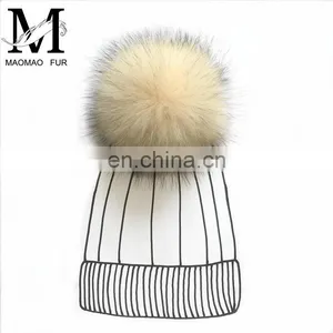 Top Quality Large and Fluffy Large Pompoms / Real Racoon Fur Pompoms thumbnail-1