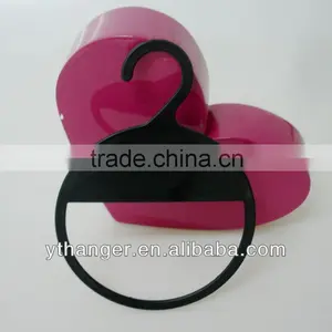 PSL002 Black Plastic Scarf Hanger Round thumbnail-1