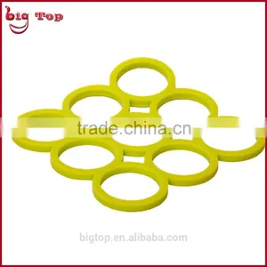BT0120 Wholesale Silicone Square Shapes Heat Resistant Table Mat With 9 Round Shape Pot Holder Table Mat Insulating Pat Cup Mat thumbnail-4