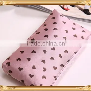 Eco-friendly Portable Silicone Cute Comestic Bag thumbnail-1
