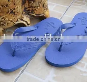 2015 New Design Wholesale Customized LOGO Fashion Plastic Beach Flip Flops thumbnail-2