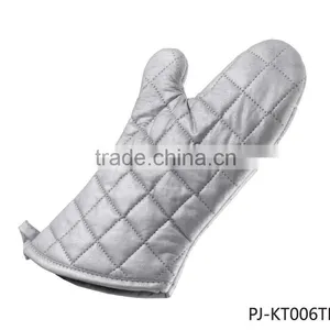 Heat Resistand Oven Mitts thumbnail-1