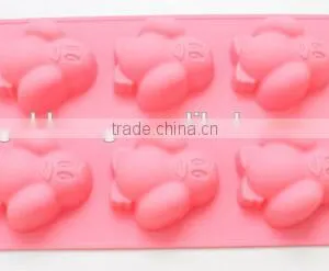 FDA/LFGB Aproved Penguin Shape Silicone Cake Mould thumbnail-2