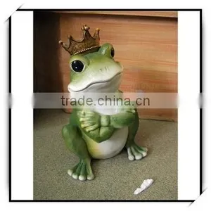 Animal Decoration Cool Green Frog Holding Arms With Crown thumbnail-1