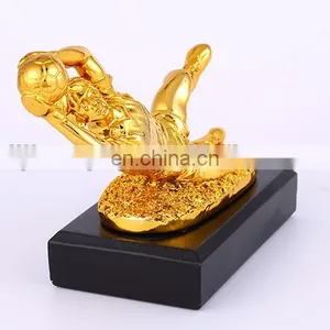 2016 Memorial Cup Football Goalkeeper Resin Trophy thumbnail-3