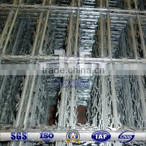 BTO-22 Hot Dip Galvanized Welded Razor Wire Mesh Fence thumbnail-1