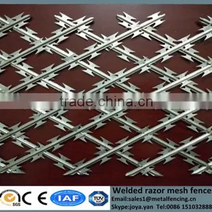 China Metal Enclosure Grills High Security Square Hole Razor Mesh Panels Road Field Fence Wire Dividers With Sharp Razor thumbnail-3