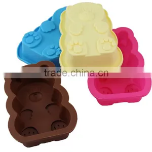 YangJiang Factory Manufature Hot Sale Fation Design Bear Shaped Silicone Cake Mold thumbnail-3