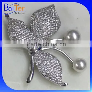 Yellow Gold Plated Crystal Butterfly Wing Brooch/Fresh Water Pearl Copper Butterfly Brooch thumbnail-4