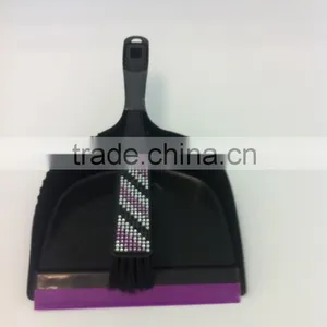 Plastic Duster&Dustpan thumbnail-1