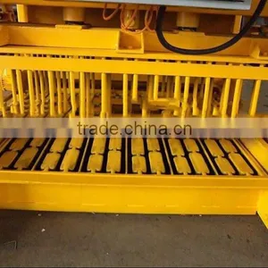 Movable Hydraulic Concrete Block Laying Machine QTJ40-3 Price thumbnail-4