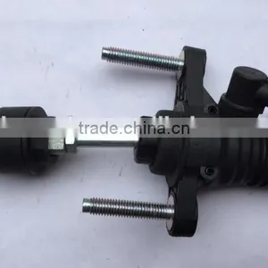 Plastic Clutch Master Cylinder 31420-0K013 31420-0K012 for Toyota Hilux thumbnail-1