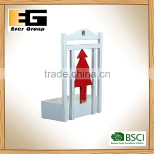 Hanging Basket Wooden Garden Planter thumbnail-3