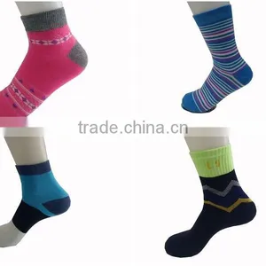Custom Logo Fashion Eco-Friendly Football Free Size Sports Socks thumbnail-3