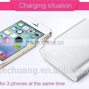 Guoguo 2016 New Design Rechargerable 3USB 2.4A Outputs Portable 10400mAh Power Bank thumbnail-2
