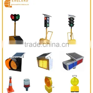 All Kinds Solar Road Safety Emergency LED Flashing Traffic Light thumbnail-1