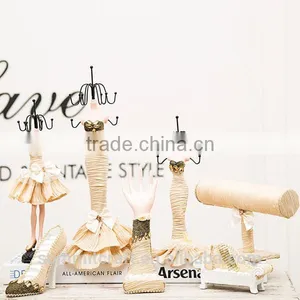 Wedding Gift Polyresin Polished Jewelry Holder Figurines thumbnail-2
