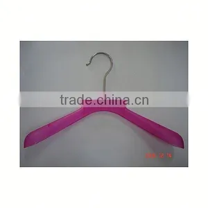Durable Plastic Hanger thumbnail-2