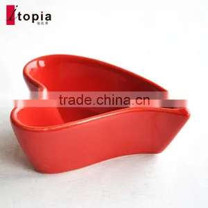 Red Heart-shaped Ceramic Cupcake Cup thumbnail-3