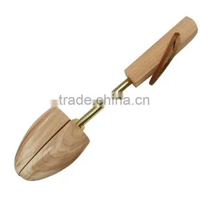 Adjustable Type Wooden Material Cedar Wood With Good Scent Single Tube Shoe Tree With String in the End thumbnail-4