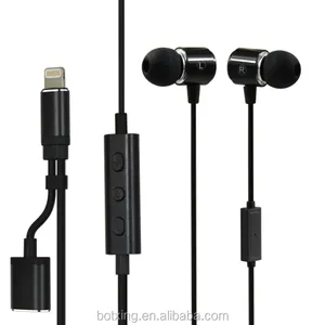 Newest High Quality Wired Stereo Super Bass MFi Earphone for IPhone With Charging and Listening Concurrently thumbnail-3