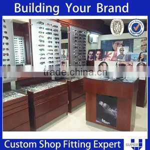 Simple Style White Wall Mouted Sunglasses Optical Store Design thumbnail-5