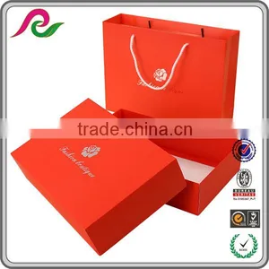 Red Folding Hand Bag Folding Paper Box With Logo Foil for Underwear Packing thumbnail-2