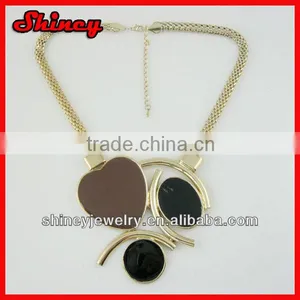 Gold Chain With Resin Heart and Round Charm Bib Chuny Nice Cheap Alloy Necklace thumbnail-1
