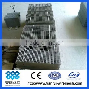 Hot!! Salable Most Competitive Price Galvanized & PVC Coated & Black &Stainless Steel Welded Wire Mesh ( Direct Factory ) thumbnail-1