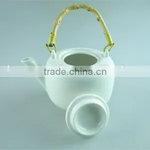 White Cheap Price Ceramic Teapot With Plastic Handle in Stock thumbnail-2