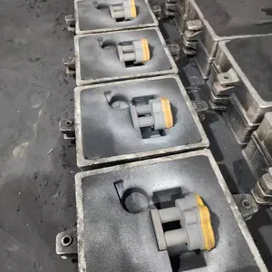 Custom Iron Sand Casting for Agricultural Machinery, Construction Machinery, Industrial Equipment, Automotive and Motorbike Parts thumbnail-3