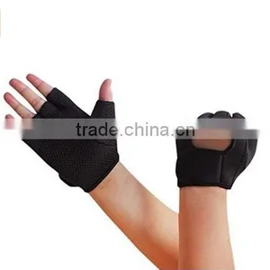 Hot Sell Of the Half-finger Sports Gloves thumbnail-4