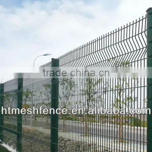 Wire Mesh Fences With Holland Post thumbnail-1