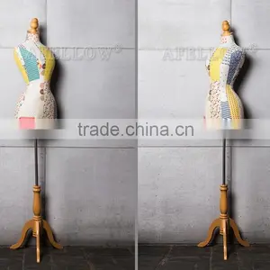 Headless Torso Women Display thumbnail-2