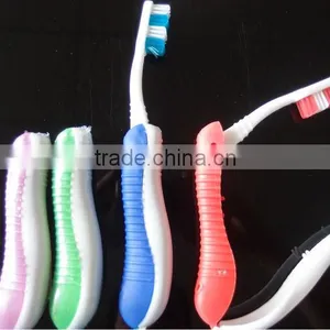Foldable Travel Toothbrush thumbnail-4