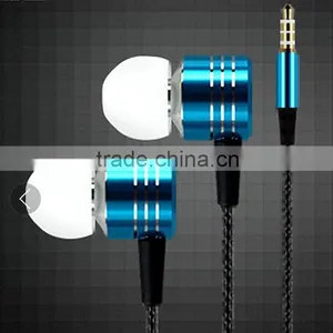 2016 Hot Sale Fashionable Metal Headphone Jack Connector Mini 3.5mm Headphone thumbnail-1