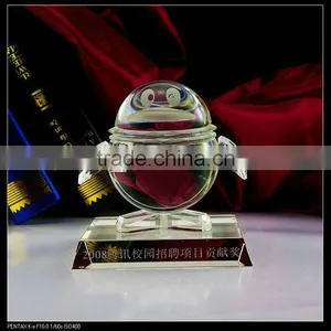 Penguin Shape Crystal Trophy Crystal Award thumbnail-1
