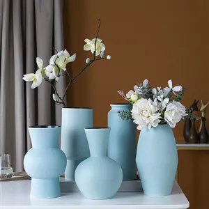 Hand Made Chinese Jingdezhen Elegant Fashion Creative Ceramic Vase For Study Decor thumbnail-1