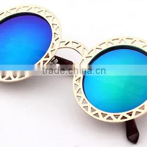 New Arrival Hollow Out Frame Sunglasses thumbnail-1