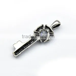 2017 Latest Unisex Charm Silver Jewelry Stainless Steel Key Crystal Pendant Casting Necklace thumbnail-3