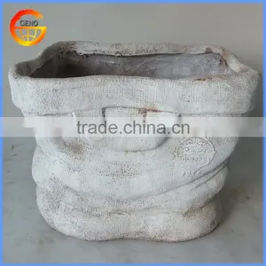 Fiber Glass Garden Flower Pot With Rust Metal Effect thumbnail-2