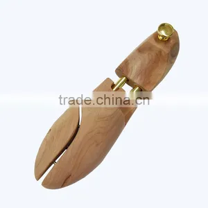 Made in China High Quality Aromatic Red Cedar Wood Shoe Lasts in Double Tube thumbnail-6