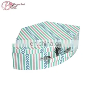 Cute Patterned Eminent Suitcase thumbnail-4