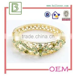 Female Charming Crystal Bangle Bracelet thumbnail-3