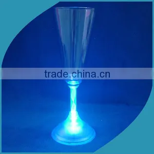 China Manufactuer Liquid Champagne Active Led Cup for Party Celebration thumbnail-1