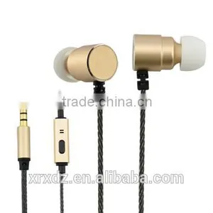 Good Metal Headphones OEM With Role Cable and Microphone for PC or IPod or IPad thumbnail-5