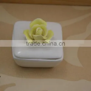 Wholesale Small Ceramic Jewel Box With Flower Shape Design thumbnail-1