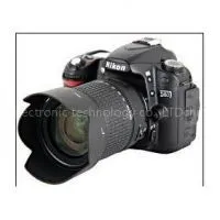 Nikon D80 10.2MP Digital SLR Camera Kit With 18-135mm AF-S DX Zoom-Nikkor Lens thumbnail-1